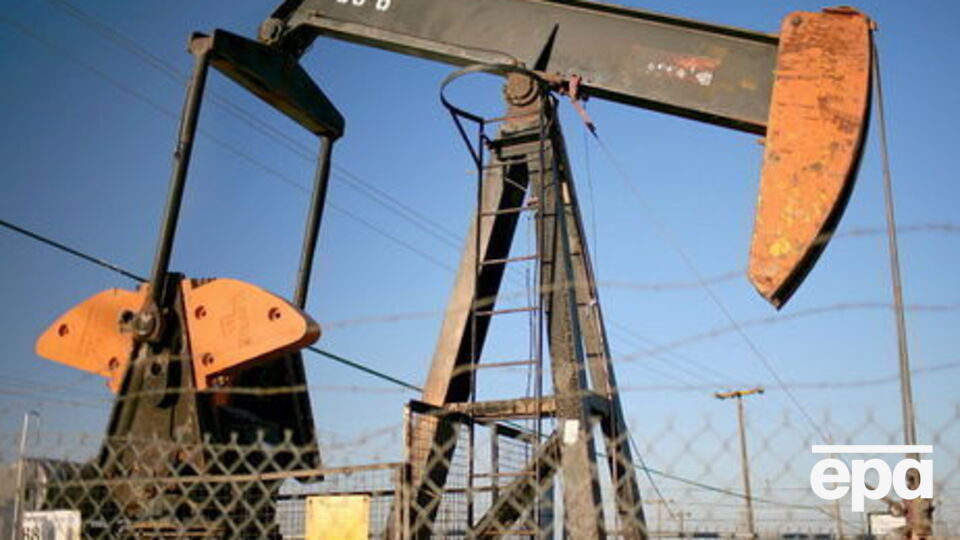 Стоимость нефти Brent растет на ожиданиях договоренности стран ОПЕК и России о продлении сокращения нефтедобычи