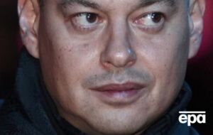 Назвал свое выдворение абсурдом
