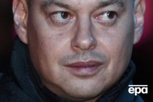 Назвал свое выдворение абсурдом