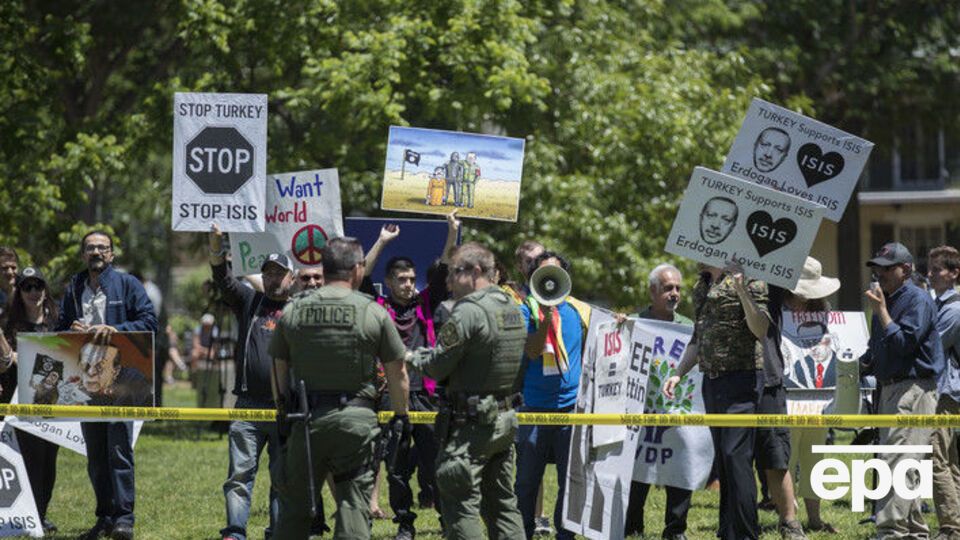 Візит Ердогана у США супроводжували протести