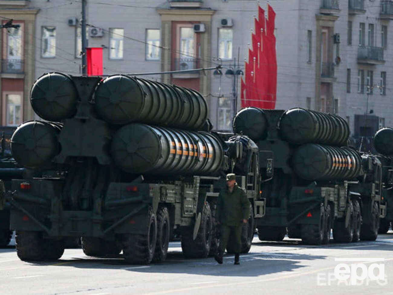 В Крыму появились картонные версии систем С-400, заявил Джемилев