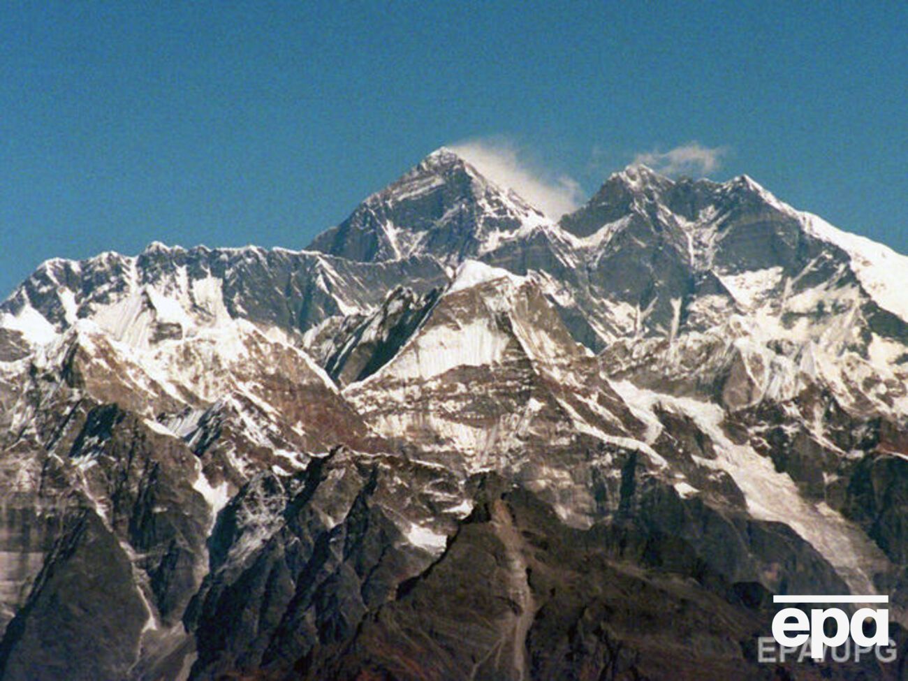Шесть человек погибли на Эвересте в этом году