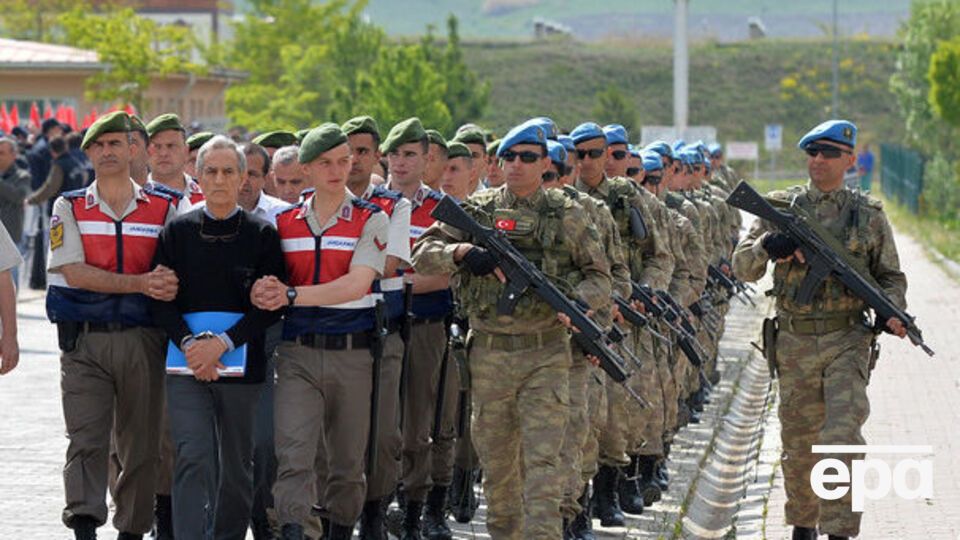 Озтюрка вели первым в строю обвиняемых в организации путча