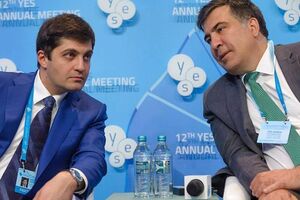 Сакварелидзе (слева) считает, что регистрация псевдопартии Саакашвили – это манипуляция властей