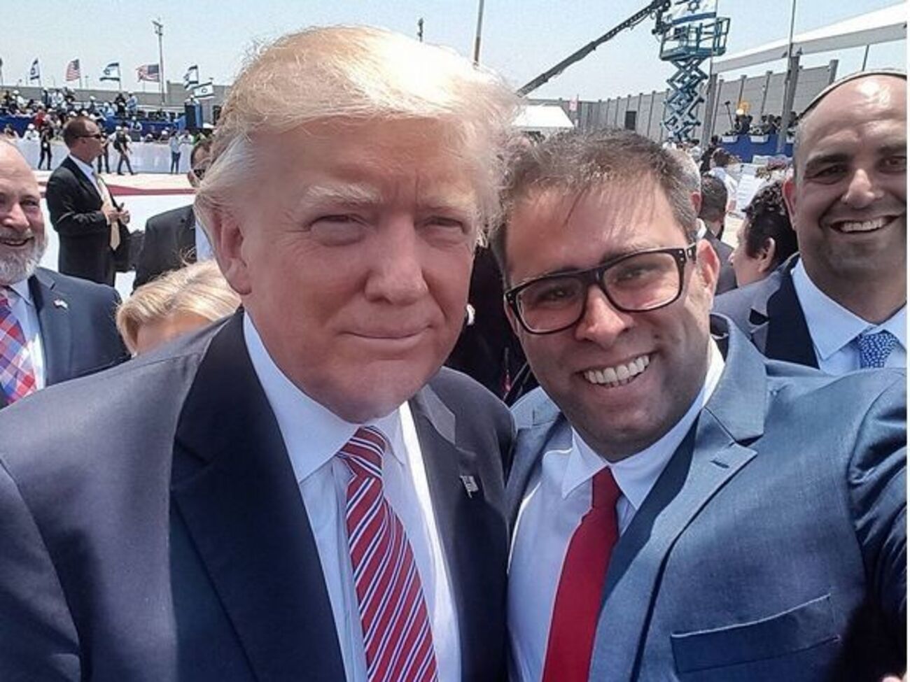 Трамп погодився сфотографуватися з Хазаном