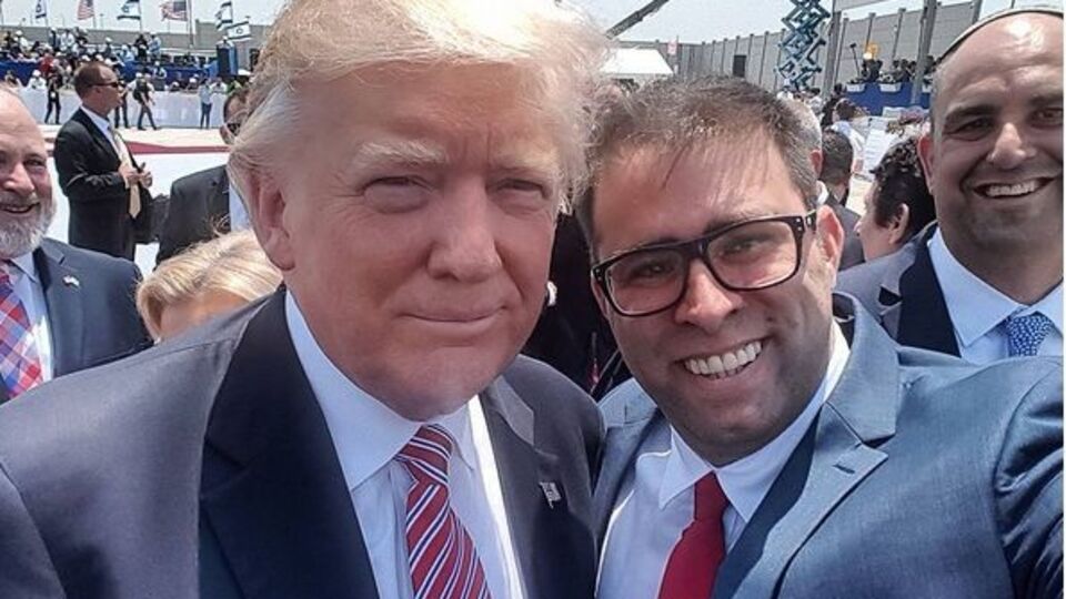 Трамп согласился сфотографироваться с Хазаном