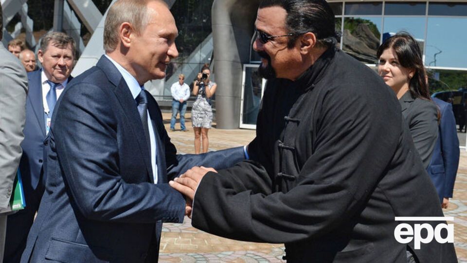 Путін вручив Сігалу паспорт громадянина РФ у листопаді минулого року