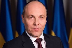 "Мова сьогодні – зброя, а зброї ворогові не віддають". Парубій закликав депутатів підтримати законопроект про мовні квоти на телебаченні