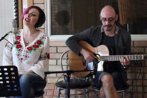 Одольська заспівала українською Amar Pelos Dois