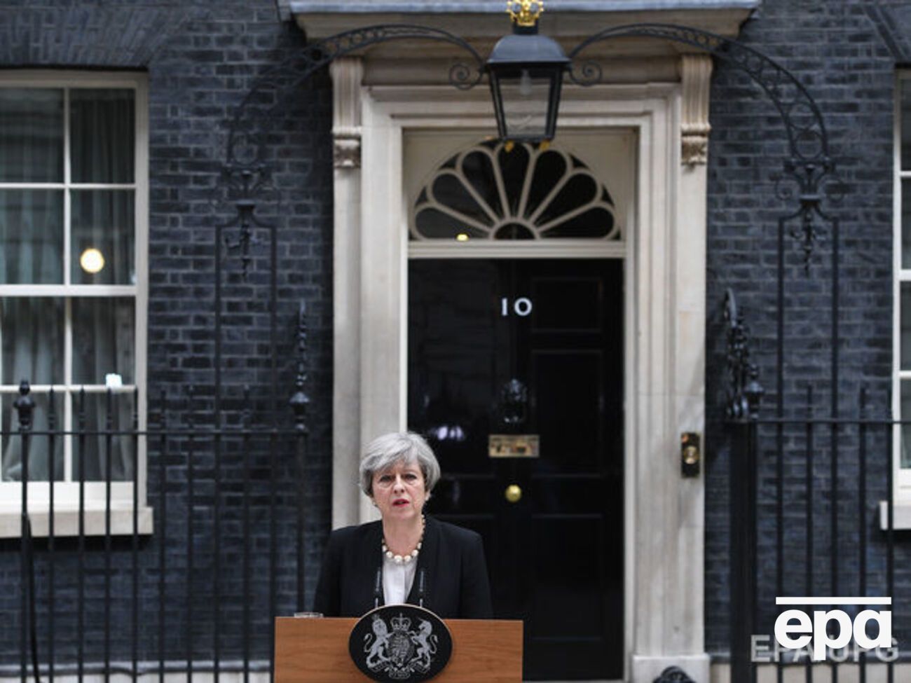 Мэй собирается посетить Манчестер