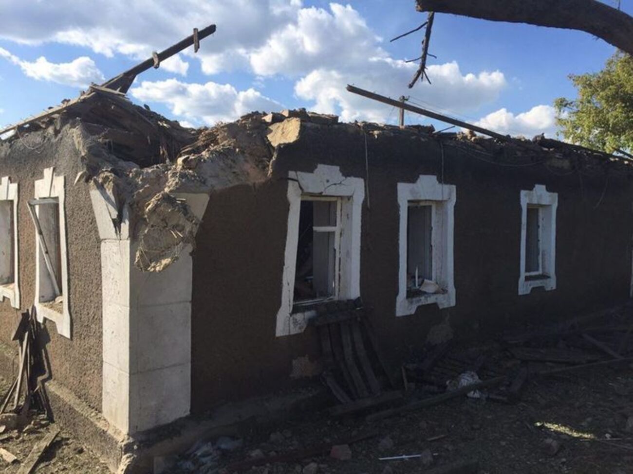Обстрелы повредили 10 домов в старой Авдеевке