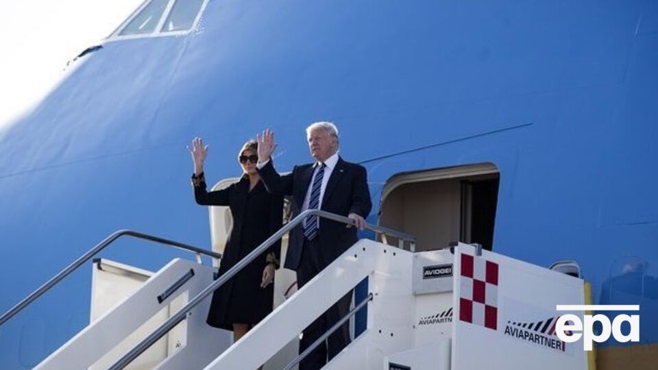 Дональд Трамп намагався взяти руку Меланії в аеропорту Риму