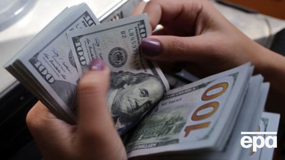 Гроші під час обшуку знайшли в сумці екс-податківця