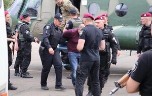 Затриманих доправляли до Києва за допомогою авіації