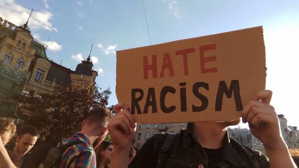 Кияни вийшли на "антипогромний концерт-мітинг"