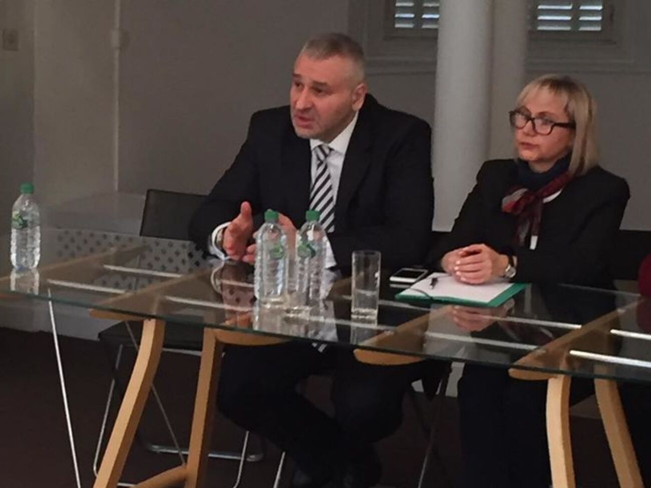 Фейгин: В канун визита Путина в Париж 29 мая это может сыграть решающую роль в освобождении Романа (на фото адвокат и Анжела Сущенко)