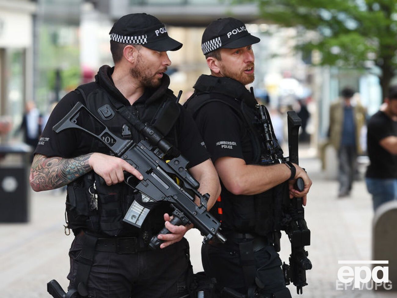 Полиция задержала семерых человек, подозреваемых в причастности к теракту в Манчестере