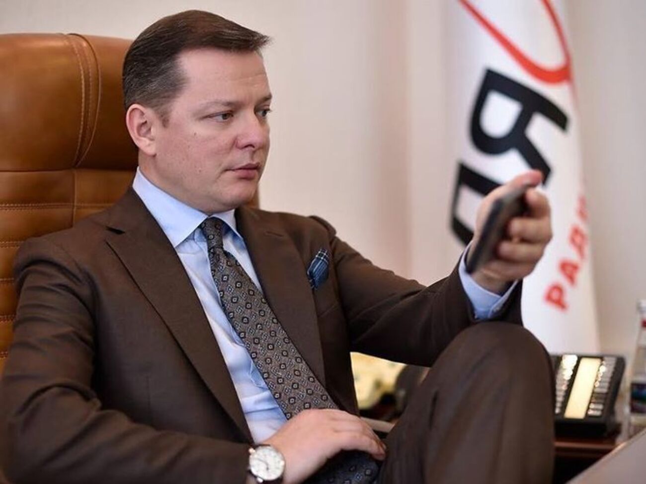 У влади немає грошей, щоб вивозити поранених бійців із фронту, а на показуху з вертольотами – є