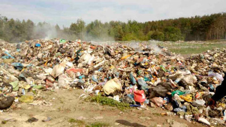 В Киевской области незаконно выгрузили мусор из Львова