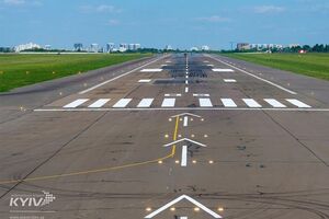 У Жулянах відремонтували злітно-посадкову смугу