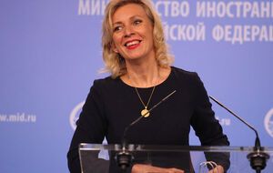 Захарова прокоментувала заборону георгіївської стрічки в Україні
