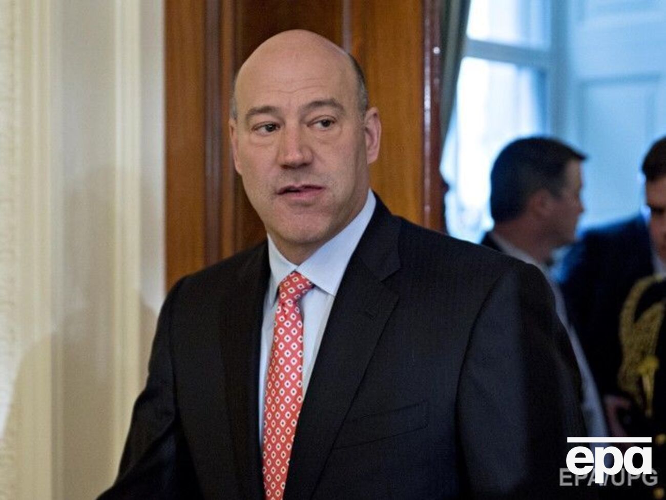 По словам Кона, Трамп рассматривает вопрос о том, что делать с санкциями