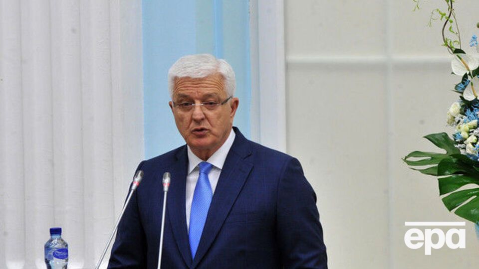 Маркович заявил, что "это естественно, что президент Соединенных Штатов находится в первом ряду"