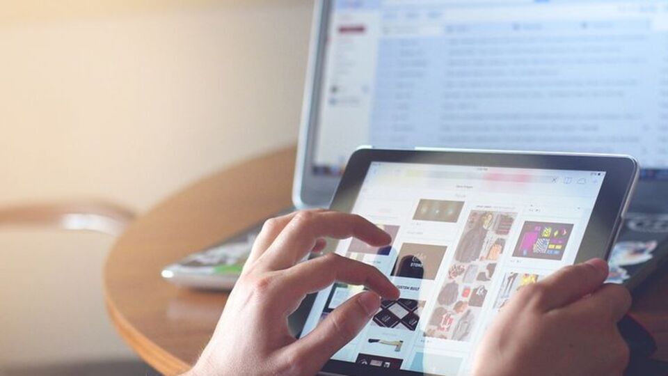 За введение уголовной ответственности по поводу создания "групп смерти" в соцсетях проголосовали 408 российских парламентариев