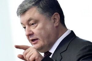 Порошенко: Коли в Одеській області, а я хочу підкреслити, що тут моя мала батьківщина, замість пари і піару нарешті зайнялися роботою, Одеська митниця дала державі 1 млрд 200 млн грн