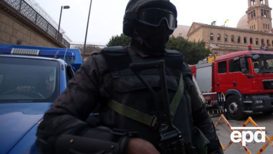 Озброєні люди напали на автобус із паломниками