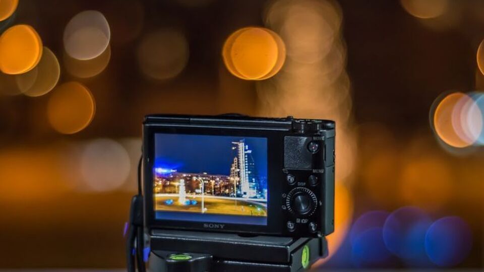 Прес-секретар Навального Ярмиш попросила вибачення за помилки в ролику про мільярдера Ковальчука, якому нібито належать усі телеканали в РФ