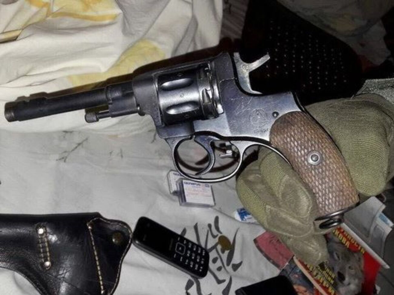 В ходе обысков у злоумышленников изъяли огнестрельное оружие