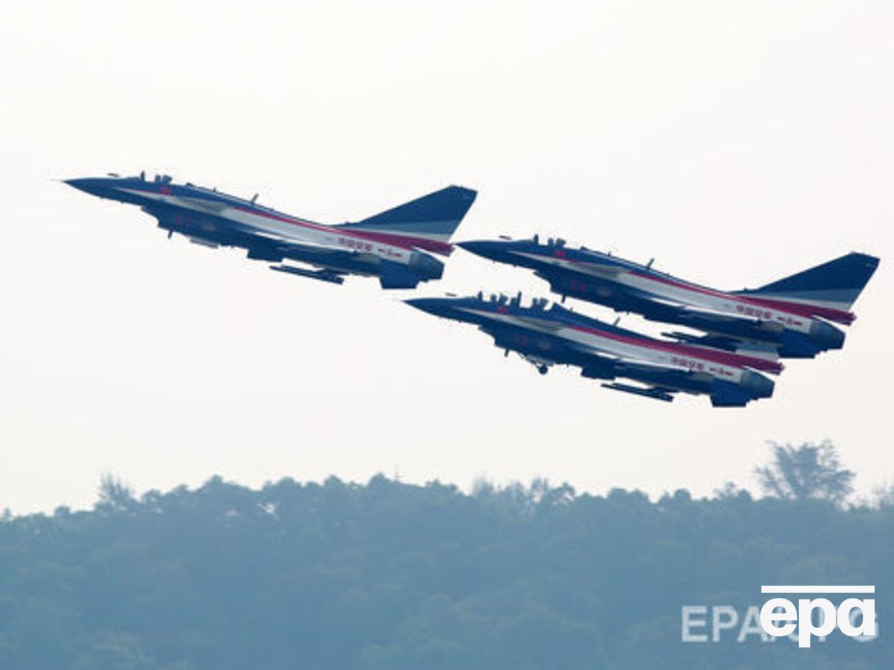 Китай підняв у повітря літаки J-10