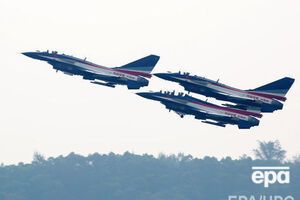 Китай підняв у повітря літаки J-10