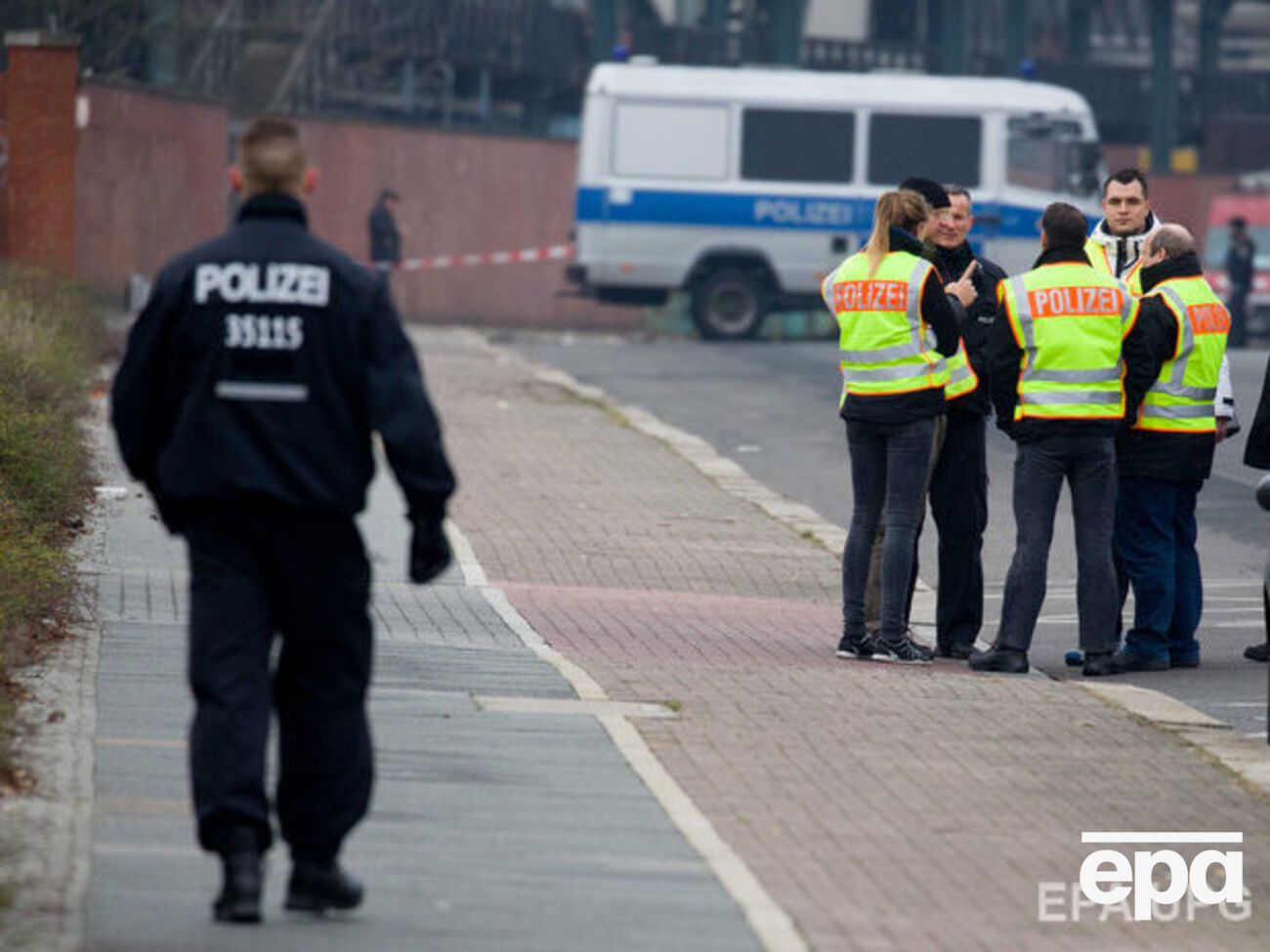 В полиции Берлина сообщили, что водитель въехал в станцию метро ненамеренно