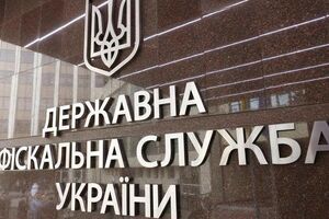 У ДФС повідомили про арешт 70 вантажівок