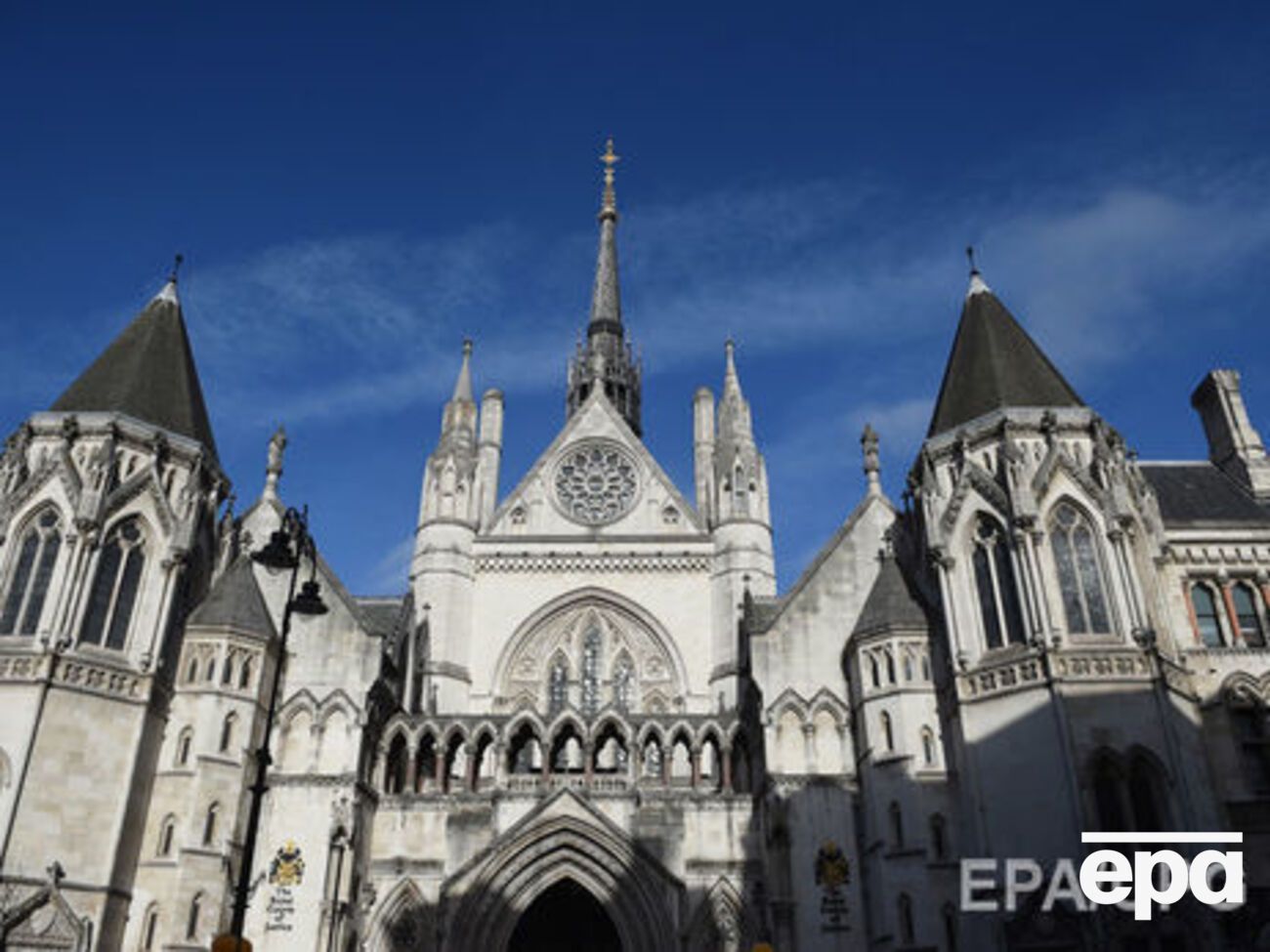 Ордер на арест суд выдал в связи с невыплатой&nbsp;&pound;650 тыс. фонду Hermitage Capital