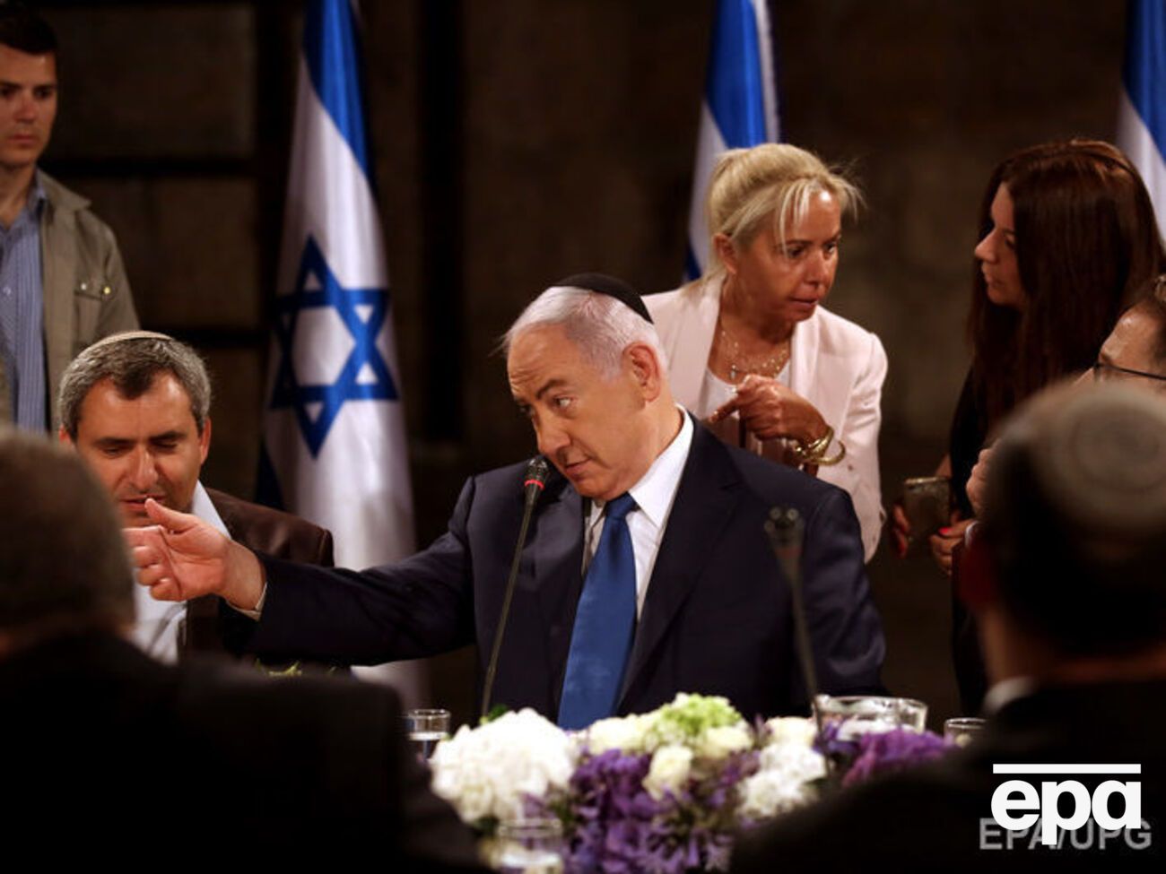 Премьер-министра Израиля Биньямина Нетаньяху открыл заседание правительства в пещере под Стеной плача