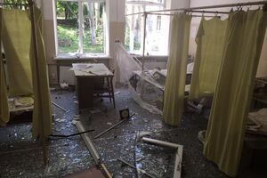 Через обстріл пошкоджена будівля лікарні