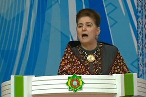 У Туркменістані на нарадах із боротьби з корупцією співають