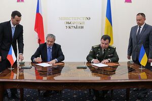 Полторак и Стропницкий договорились поддерживать диалог в области обороны на протяжении 2017 года