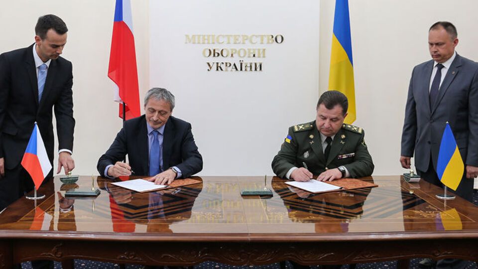 Полторак і Стропніцький домовилися підтримувати діалог у галузі оборони протягом 2017 року