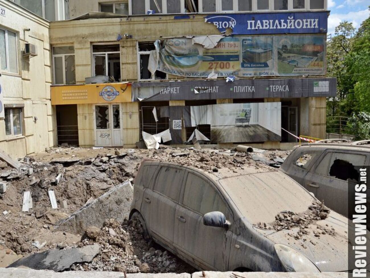 Наслідки прориву труби у Києві