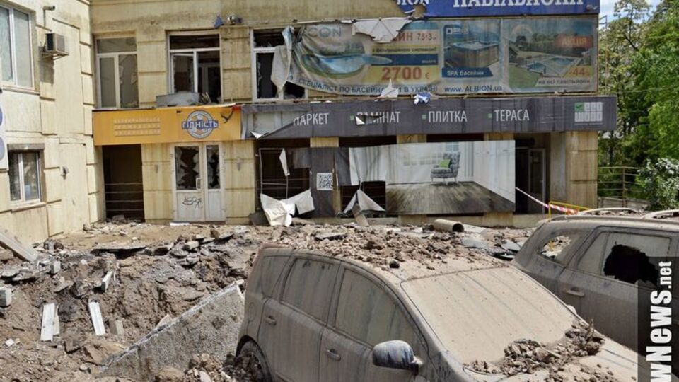 Последствия прорыва трубы в Киеве