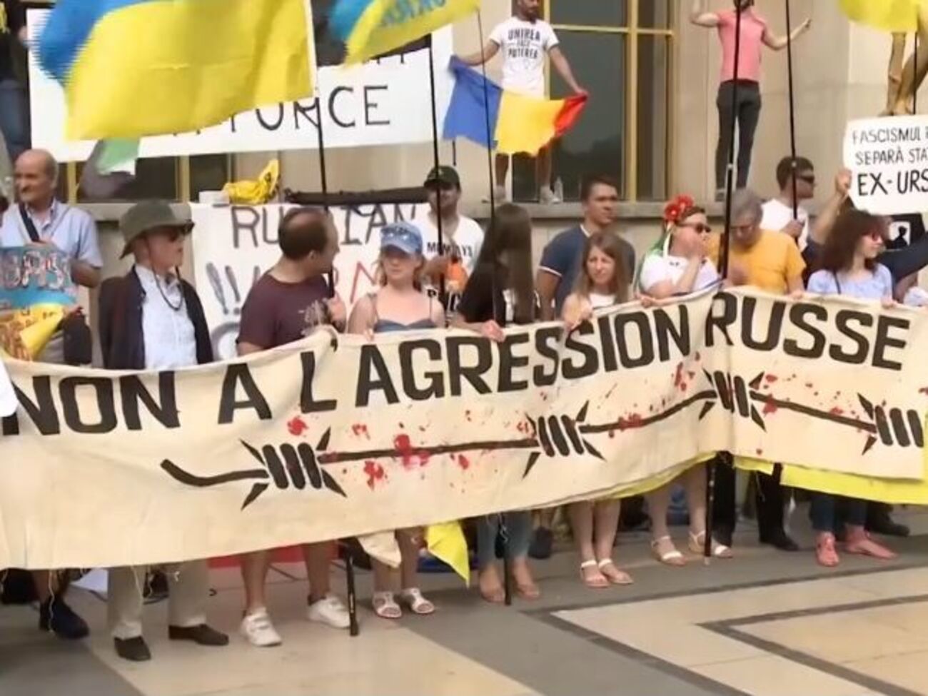 В Париже прошел антипутинский митинг