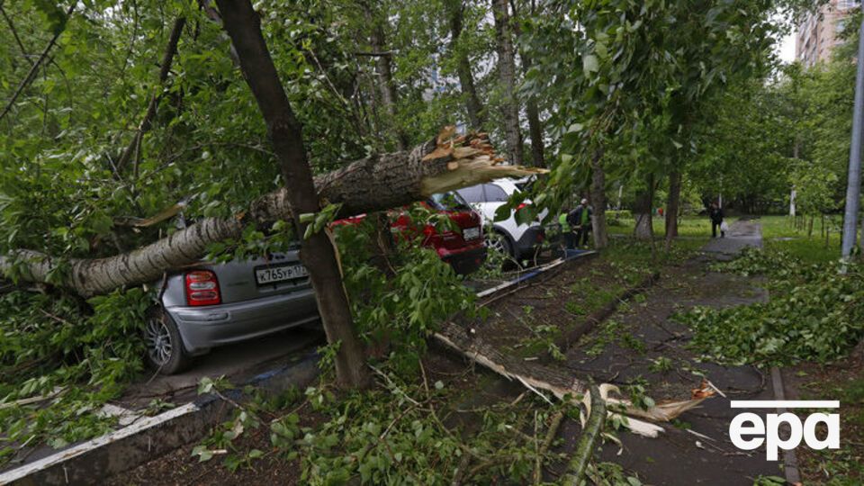 Ураган вирує у Москві