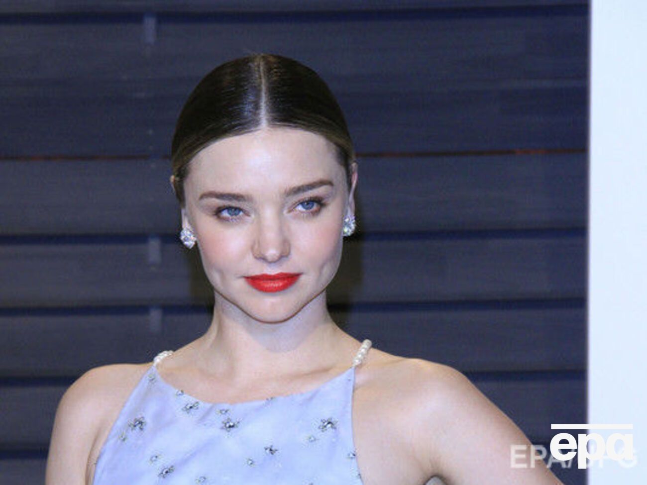 Керр оформила отношения с женихом