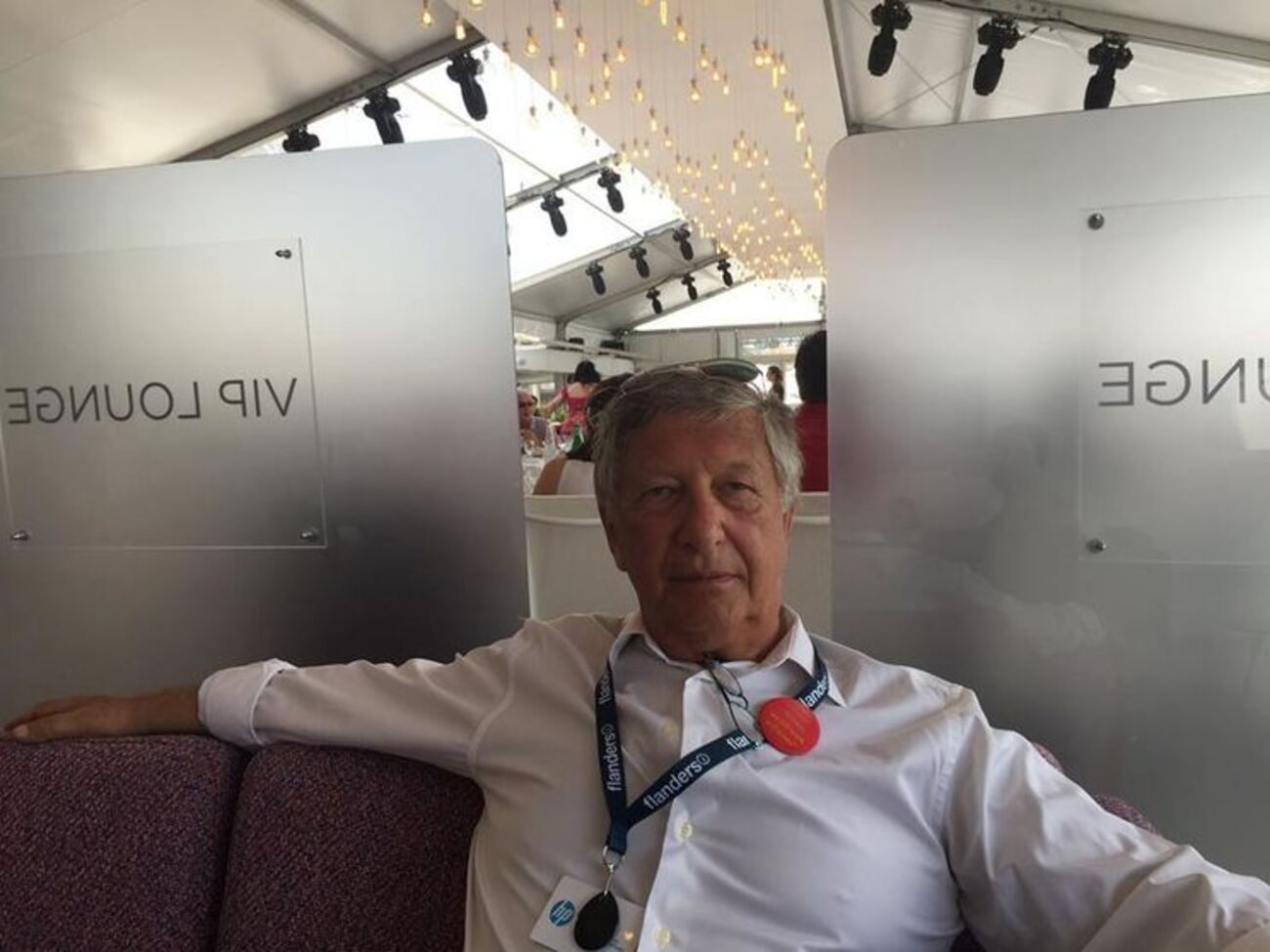 Мальчик, декламирующий Гамлета, – безопасная тема. Это не Крым. "Жуйте лучше эту тему, дебилы"