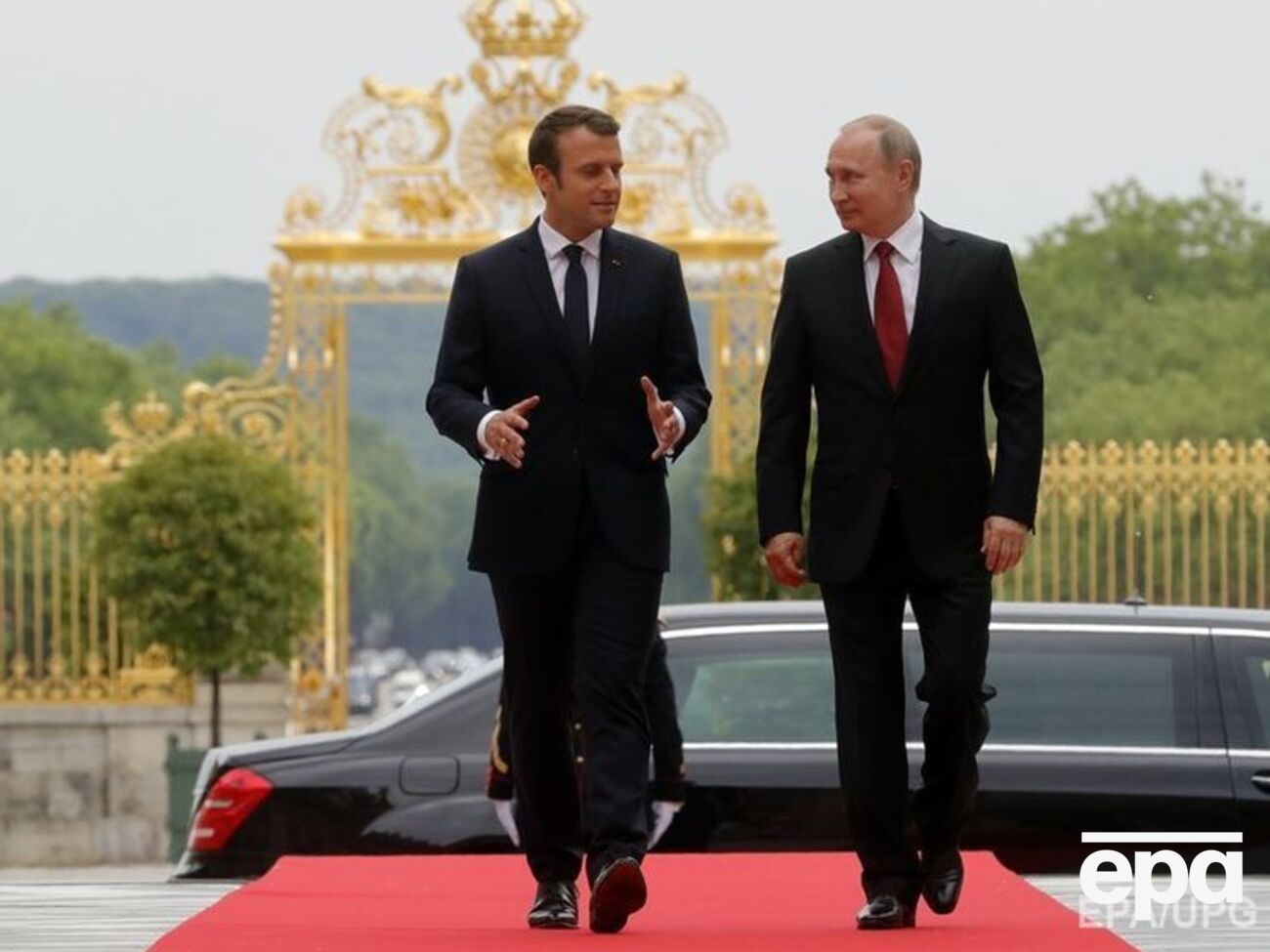 Макрон и Путин обсудили сообщения о преследовании геев Чечни