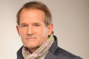 Медведчук уважає, що Порошенко лавірує між "партією війни" і поміркованими політиками